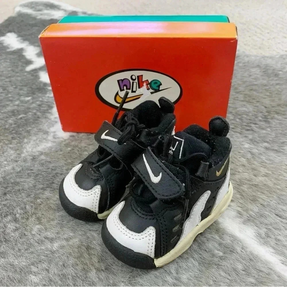 Vintage 1996 Nike Baby D.T. Max Sneakers - Picture 2 of 14